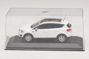 Ford Kuga Mk1 Valkoinen Jälleenmyyjäversio Minichamps 1:43 KUGA002 Metalli — kuva 4 / 5