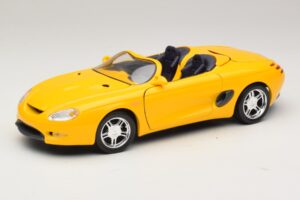 Ford Mustang Mach III Avoauto Keltainen Maisto 1:18 32815 Metalli