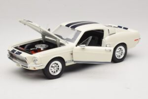 Ford Shelby GT500KR Valkoinen Road Legends 1:18 92168 Metalli — kuva 2 / 8