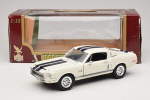 Ford Shelby GT500KR Valkoinen Road Legends 1:18 92168 Metalli — kuva 8 / 8