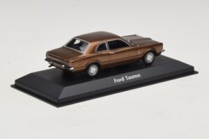 Ford Taunus TC Ruskea Metallic Maxichamps 1:43 940081300 Metalli — kuva 2 / 5