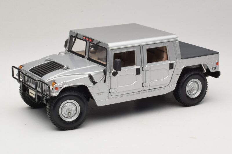 Hummer H1 Hardtop Hopea Maisto 1:18 36857 Metalli