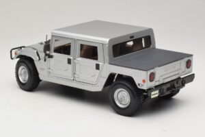 Hummer H1 Hardtop Hopea Maisto 1:18 36857 Metalli — kuva 7 / 8