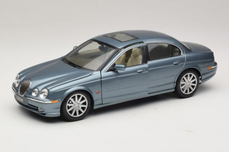 Jaguar S-Type X200 Sininen Maisto 1:18 31865 Metalli