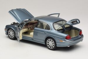 Jaguar S-Type X200 Sininen Maisto 1:18 31865 Metalli — kuva 5 / 8