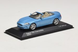 Jaguar XK X150 Avoauto Vaaleansininen Metallic Minichamps 1:43 400130530 Metalli — kuva 2 / 5