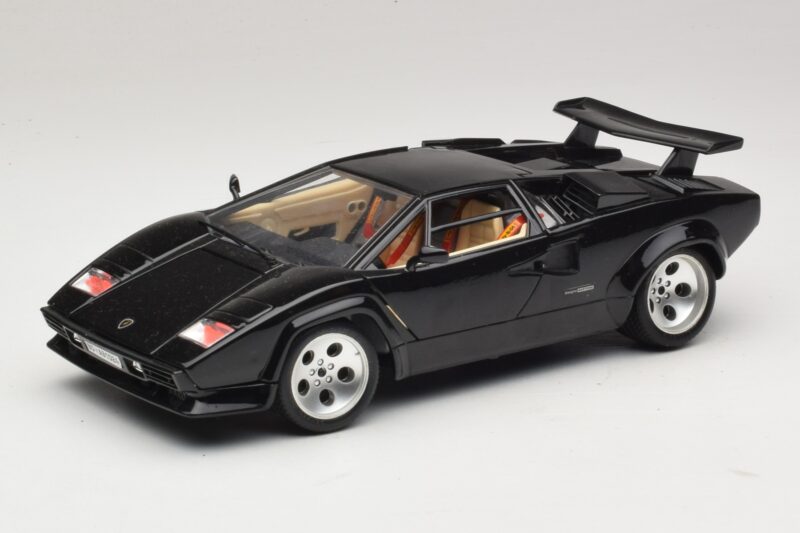 Lamborghini Countach 5000 Quattrovalvole Musta Bburago 1:18 3337 Metalli