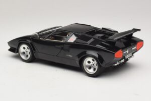 Lamborghini Countach 5000 Quattrovalvole Musta Bburago 1:18 3337 Metalli — kuva 7 / 8
