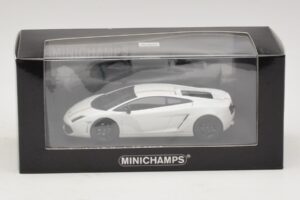 Lamborghini Gallardo LP550-2 Tricolore Valkoinen Minichamps 1:43 400103801 Metalli — kuva 5 / 5