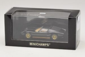 Lamborghini Miura P400 Musta Minichamps 1:43 430103004 Metalli — kuva 5 / 5