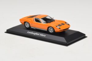 Lamborghini Miura P400 Oranssi Maxichamps 1:43 940103001 Metalli — kuva 3 / 5
