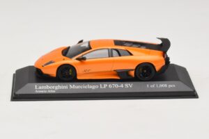 Lamborghini Murcielago LP670-4 SV Oranssi Metallic Minichamps 1:43 400103942 Metalli