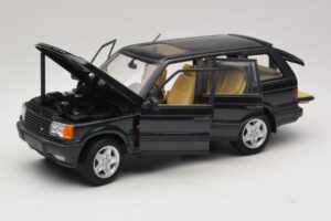 Land Rover Range Rover P38A 4.6 HSE Vihreä Metallic AUTOart 1:18 70010 Metalli — kuva 2 / 8