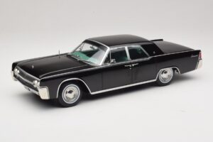 Lincoln Continental Musta KK-Scale 1:18 KKDC181483 Metalli