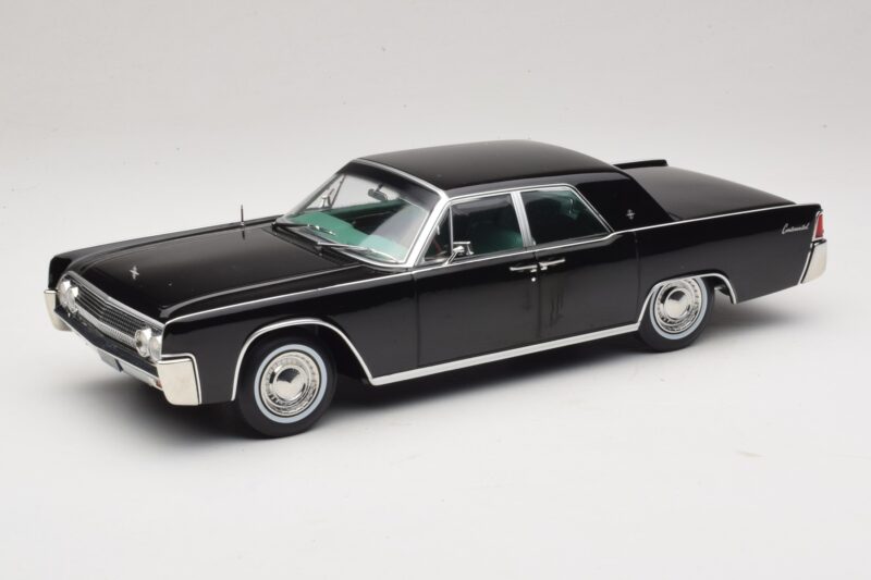 Lincoln Continental Musta KK-Scale 1:18 KKDC181483 Metalli