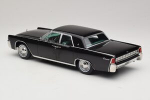 Lincoln Continental Musta KK-Scale 1:18 KKDC181483 Metalli — kuva 5 / 6