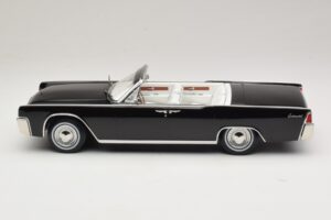 Lincoln Continental Convertible Musta Bad Boys KK-Scale 1:18 KKDC181521 Metalli — kuva 4 / 7