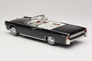 Lincoln Continental Convertible Musta Bad Boys KK-Scale 1:18 KKDC181521 Metalli — kuva 6 / 7