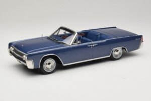 Lincoln Continental Convertible Sininen Metallic The Lincoln Lawyer KK-Scale 1:18 KKDC181522 Metalli