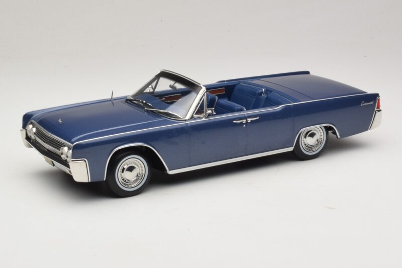 Lincoln Continental Convertible Sininen Metallic The Lincoln Lawyer KK-Scale 1:18 KKDC181522 Metalli