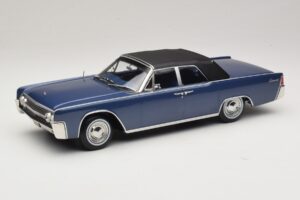Lincoln Continental Convertible Sininen Metallic The Lincoln Lawyer KK-Scale 1:18 KKDC181522 Metalli — kuva 2 / 7