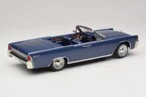 Lincoln Continental Convertible Sininen Metallic The Lincoln Lawyer KK-Scale 1:18 KKDC181522 Metalli — kuva 3 / 7