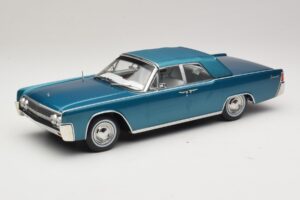 Lincoln Continental Convertible Turkoosi Metallic KK-Scale 1:18 KKDC181524 Metalli — kuva 2 / 7