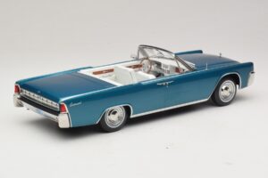 Lincoln Continental Convertible Turkoosi Metallic KK-Scale 1:18 KKDC181524 Metalli — kuva 3 / 7
