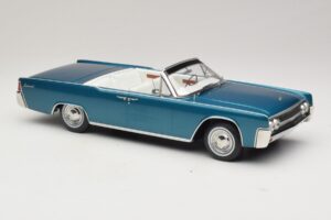 Lincoln Continental Convertible Turkoosi Metallic KK-Scale 1:18 KKDC181524 Metalli — kuva 5 / 7