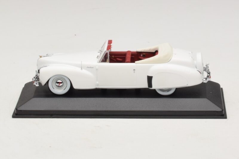Lincoln Continental Avoauto Valkoinen Minichamps 1:43 400082501 Metalli