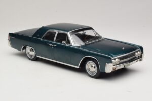 Lincoln Continental Tummanvihreä Metallic Matrix Reloaded & Revolutions KK-Scale 1:18 KKDC181481 Metalli — kuva 4 / 6