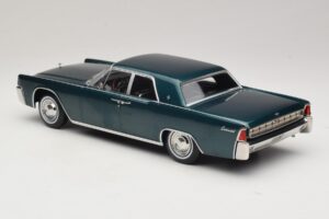 Lincoln Continental Tummanvihreä Metallic Matrix Reloaded & Revolutions KK-Scale 1:18 KKDC181481 Metalli — kuva 5 / 6
