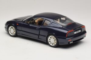 Maserati 3200 GT Sininen Bburago 1:18 3371-P1 Metalli — kuva 7 / 8