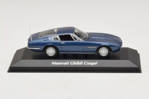 Maserati Ghibli Sininen Metallic Maxichamps 1:43 940123321 Metalli