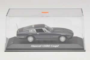 Maserati Ghibli Ruskea Metallic Maxichamps 1:43 940123320 Metalli — kuva 4 / 5