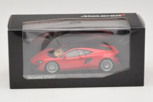 McLaren 570GT Vermillion Red Minichamps 1:43 537154522 Metalli — kuva 5 / 5