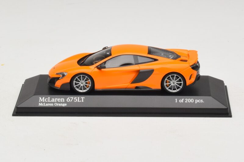 McLaren 675LT Oranssi Minichamps 1:43 537154421 Metalli