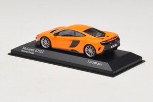 McLaren 675LT Oranssi Minichamps 1:43 537154421 Metalli — kuva 3 / 5