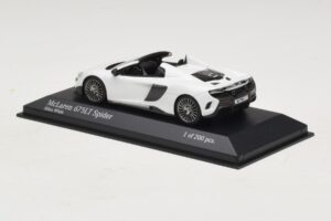McLaren 675LT Spider Silica White Minichamps 1:43 537154432 Metalli — kuva 3 / 5