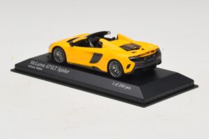 McLaren 675LT Spider Volcano Yellow Minichamps 1:43 537154430 Metalli — kuva 3 / 5