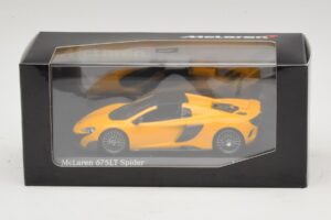 McLaren 675LT Spider Volcano Yellow Minichamps 1:43 537154430 Metalli — kuva 5 / 5