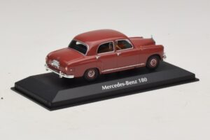 Mercedes 180 W120 Punainen Maxichamps 1:43 940033101 Metalli — kuva 2 / 5
