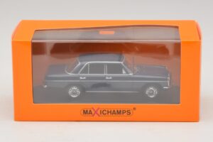 Mercedes 200D W115 Sininen Maxichamps 1:43 940034000 Metalli — kuva 5 / 5