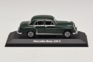 Mercedes 220 S W180 Tummanvihreä Maxichamps 1:43 940033001 Metalli