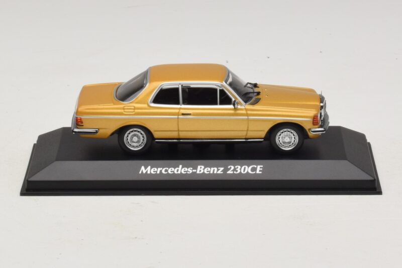 Mercedes 230 CE C123 Kulta Metallic Maxichamps 1:43 940032220 Metalli