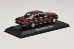Mercedes 230 CE C123 Punainen Maxichamps 1:43 940032221 Metalli — kuva 2 / 5