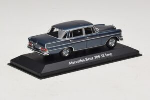 Mercedes 300 SE W112 Lang Sininen Metallic Maxichamps 1:43 940035200 Metalli — kuva 2 / 5