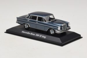 Mercedes 300 SE W112 Lang Sininen Metallic Maxichamps 1:43 940035200 Metalli — kuva 3 / 5