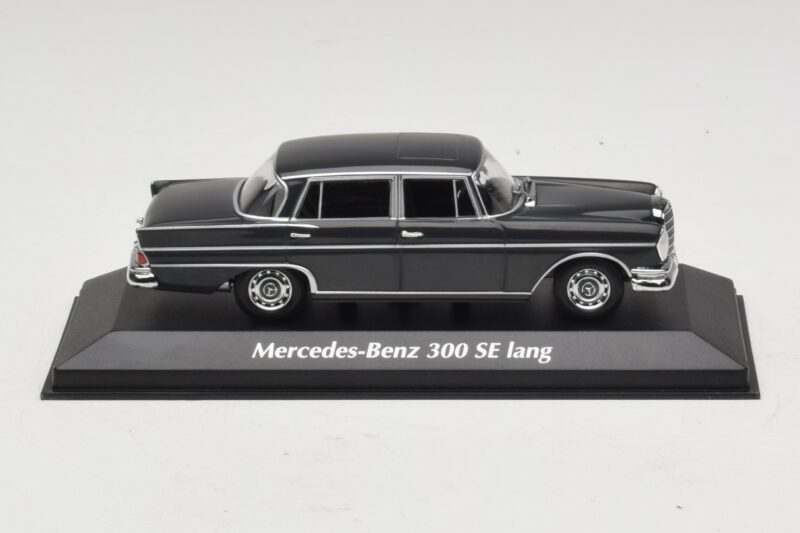 Mercedes 300 SE W112 Lang Tummanharmaa Maxichamps 1:43 940035201 Metalli