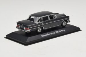 Mercedes 300 SE W112 Lang Tummanharmaa Maxichamps 1:43 940035201 Metalli — kuva 2 / 5